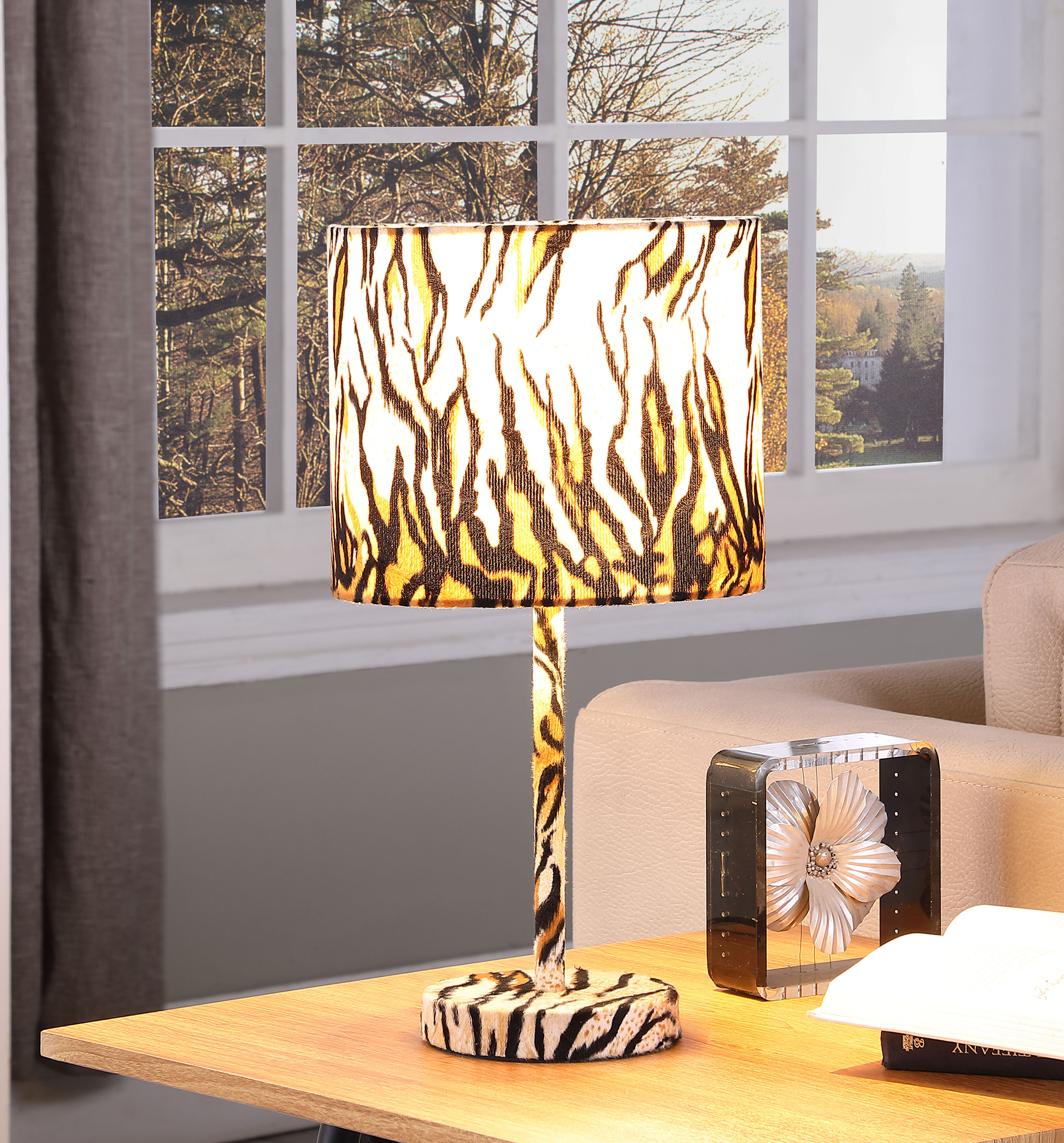 18.5″ in FAUX SUEDE TIGER PRINT METAL TABLE LAMP